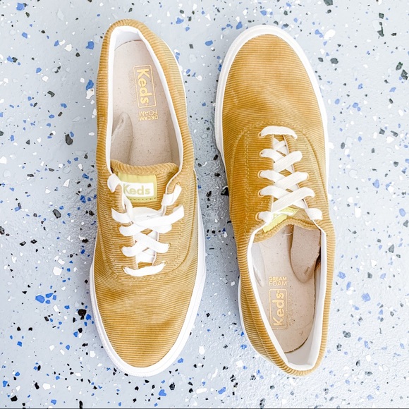 Keds Shoes - NBW KEDS Corduroy Sneaker